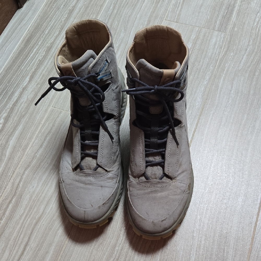 Ecco Men's Gray High-Top Boots